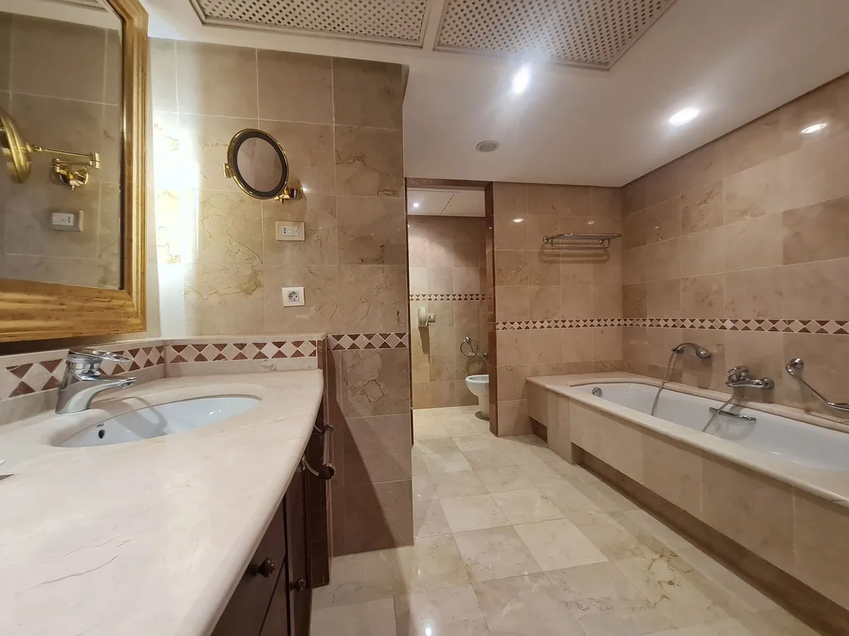 549d4e11-3560-4f6e-a10c-0089f853e4f4