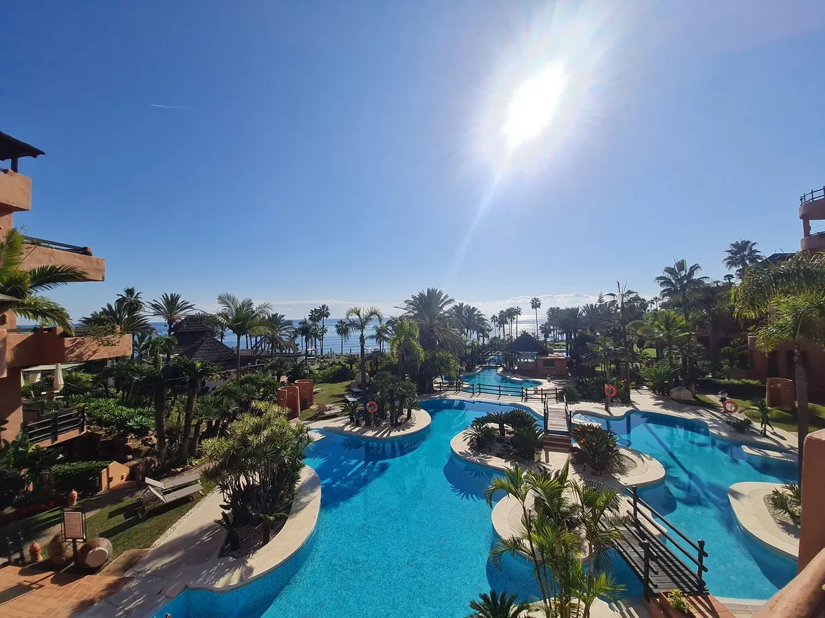 9d9985d8-4ebf-45ae-8967-3b0485a12fc3