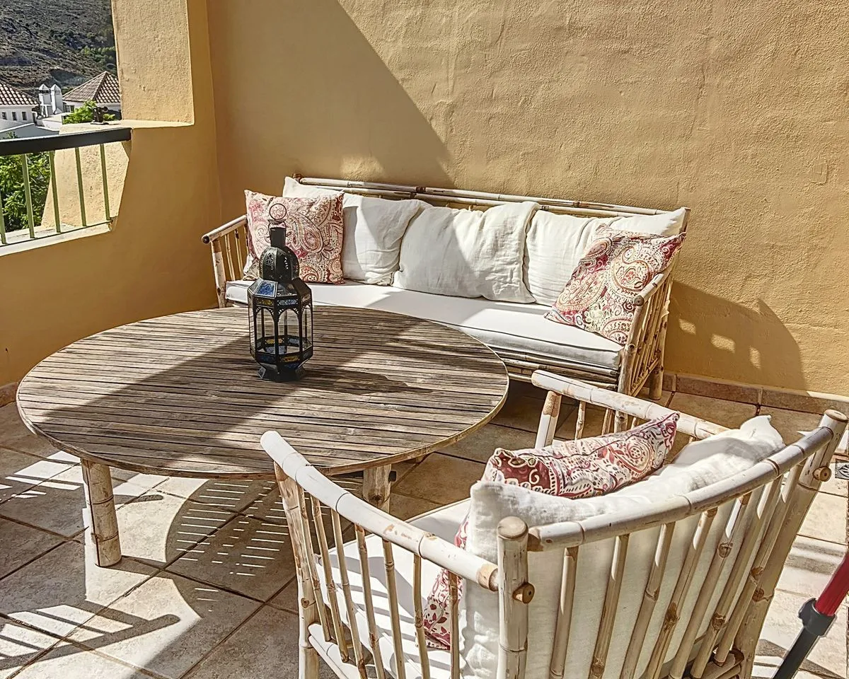 124f1b95-f5b8-4739-9202-ba374052da1d