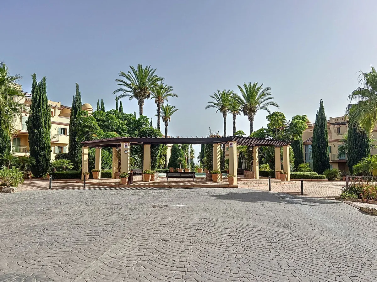 132a795f-0270-47dd-86ae-83cf39bf7151