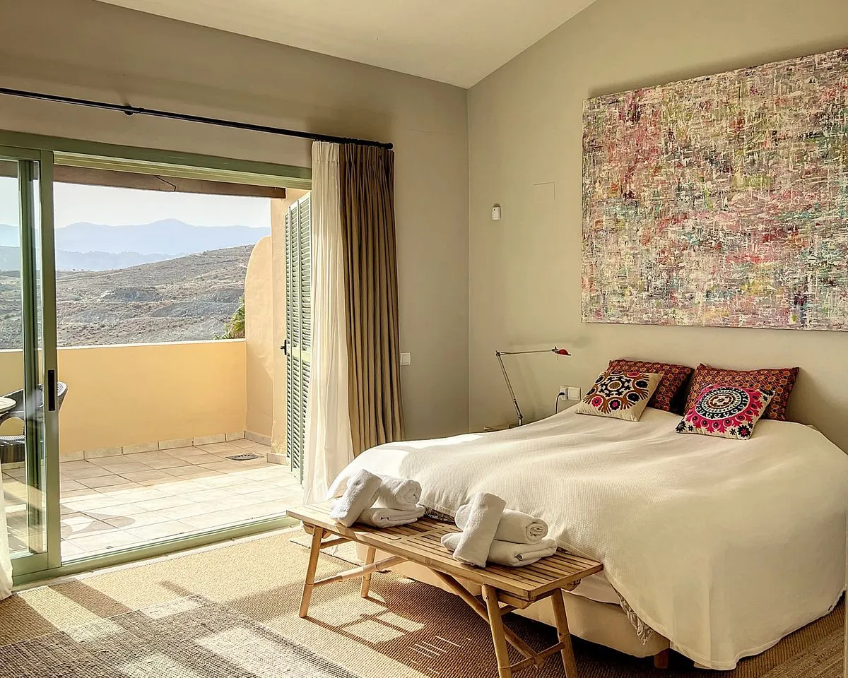 235720a8-fdaa-443a-9bb0-6f60979ba196