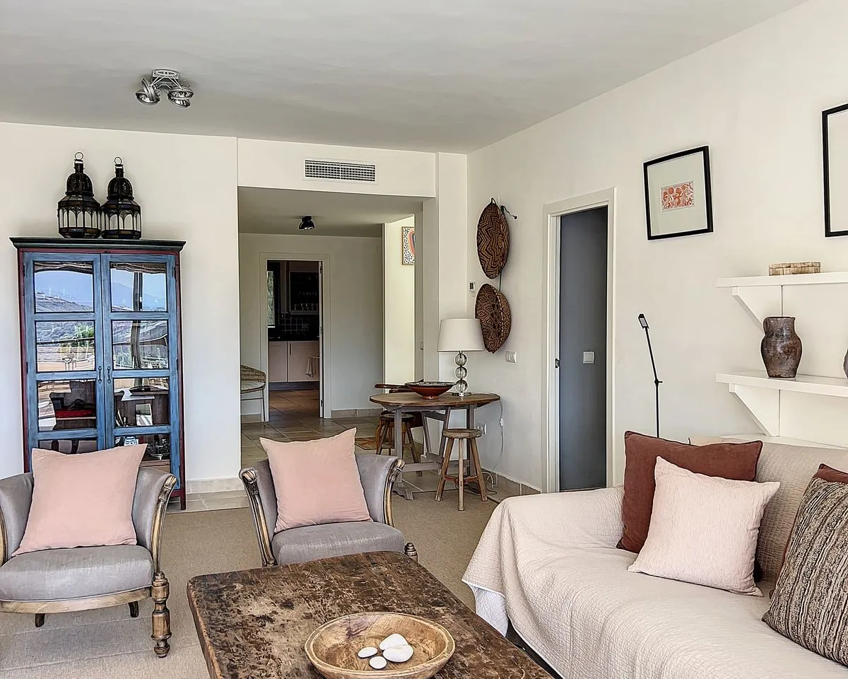 526f9b4a-6310-4868-b9d8-8e34c7aae862