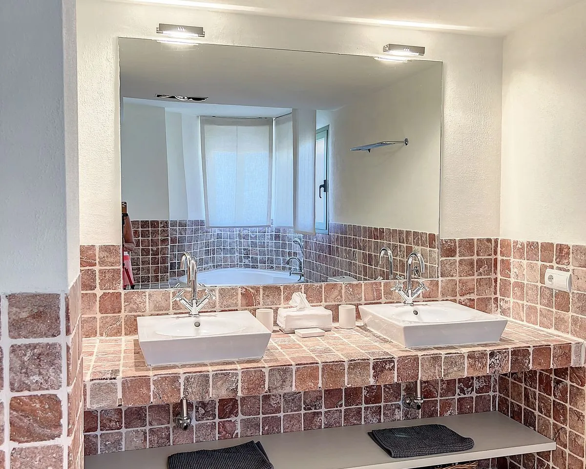 60679c24-ef8a-4e22-ab34-b51f22c77bcd