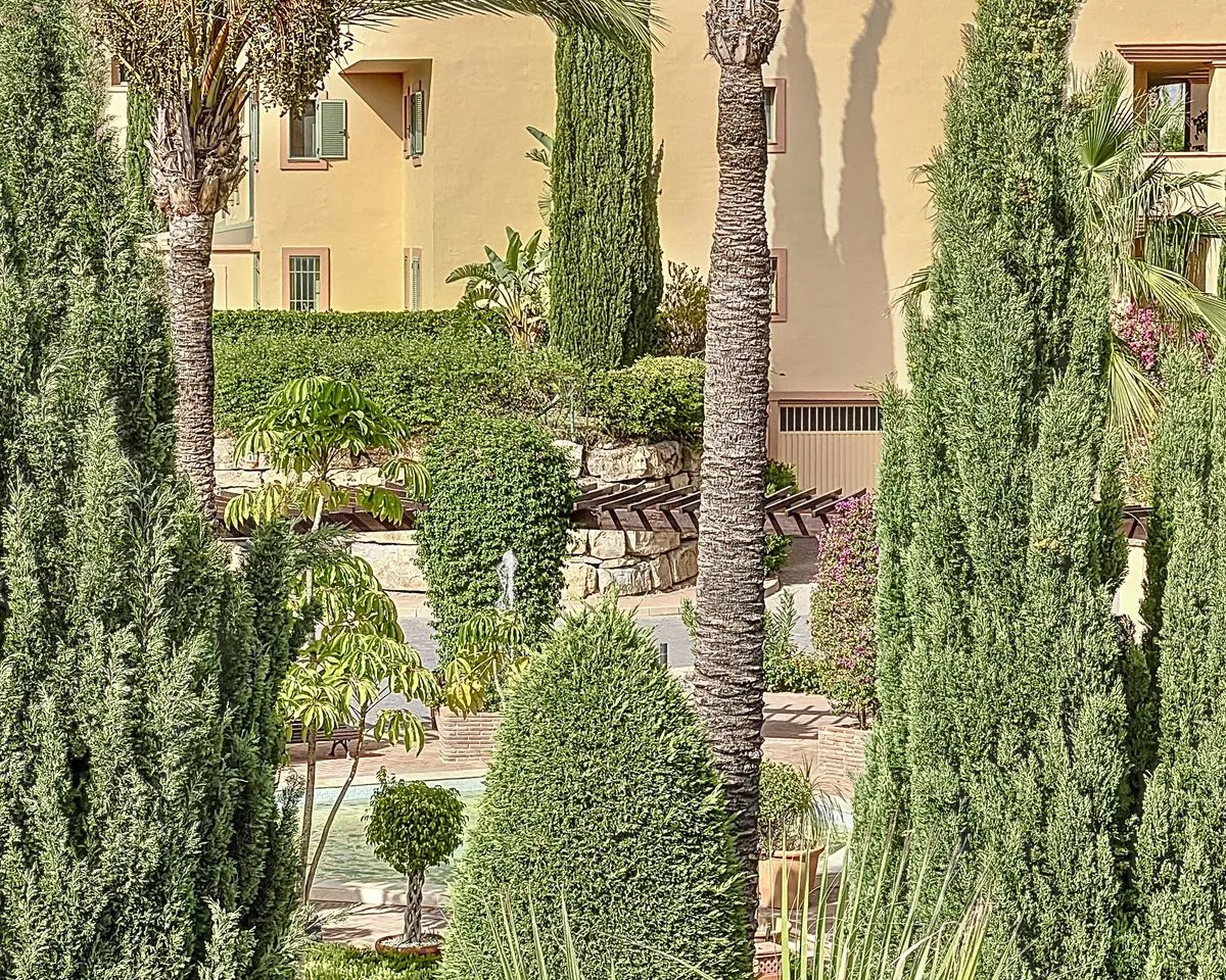 6f9dd939-238e-4e5a-bf31-032e68fb93ee