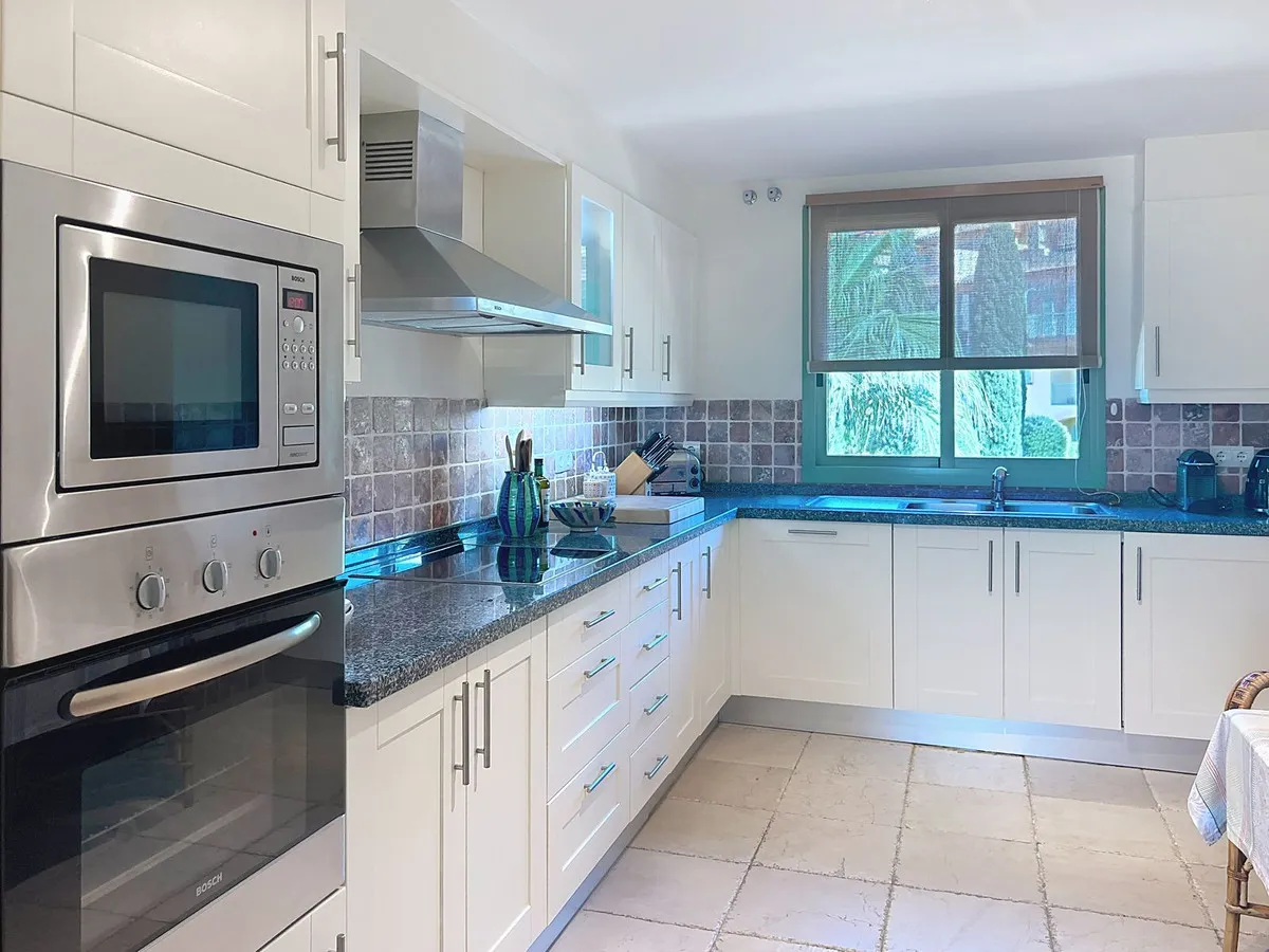 72a6429c-1e51-4156-a7d6-e8656f894b84