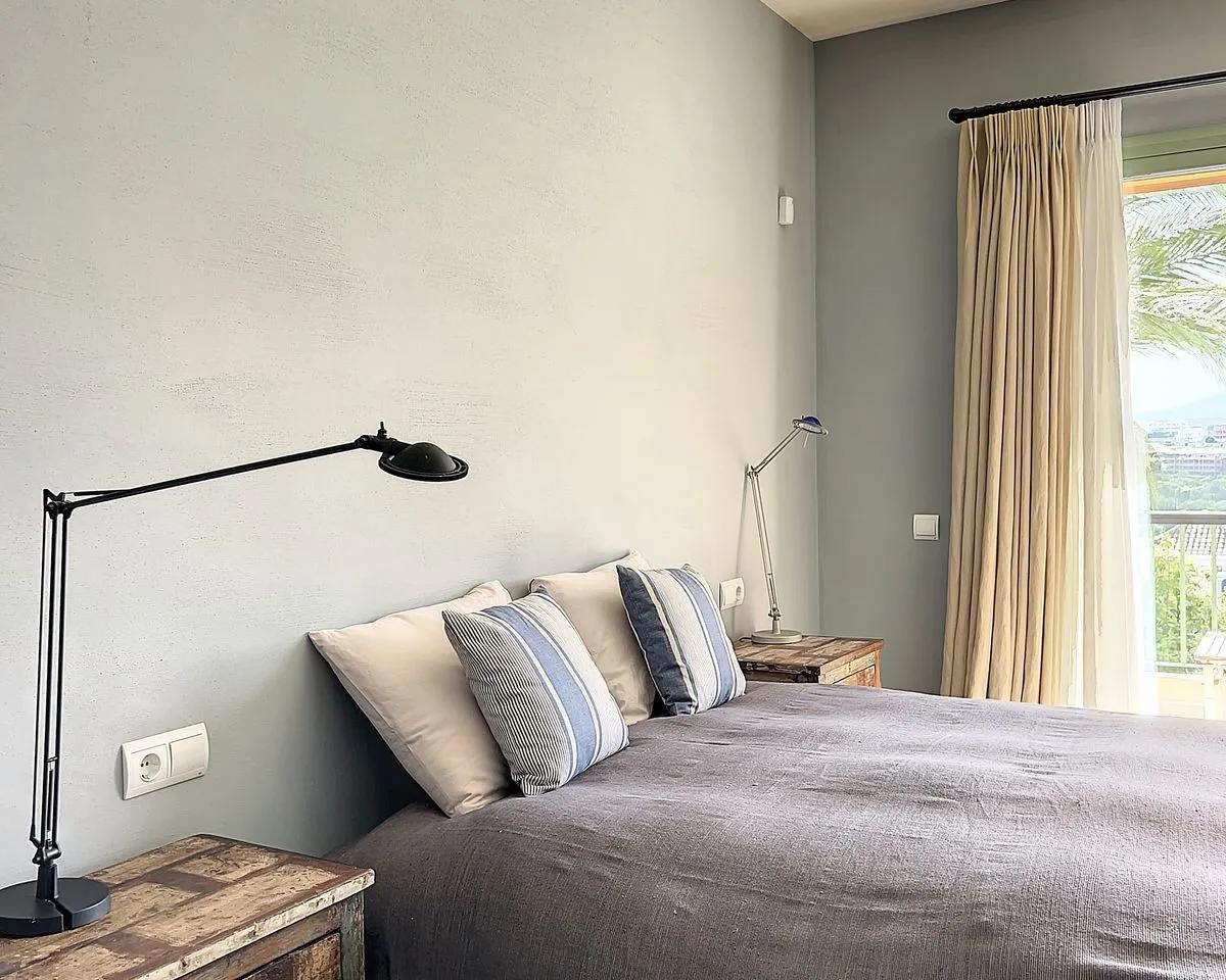 ada8b12e-c6a4-4ebf-aeb0-b267ef11f26a