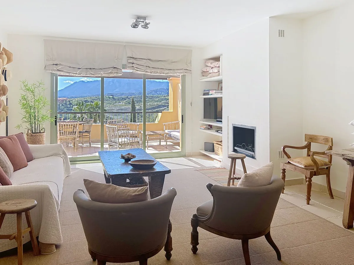 e09ed851-3093-4599-9f78-7b14a3ed2227