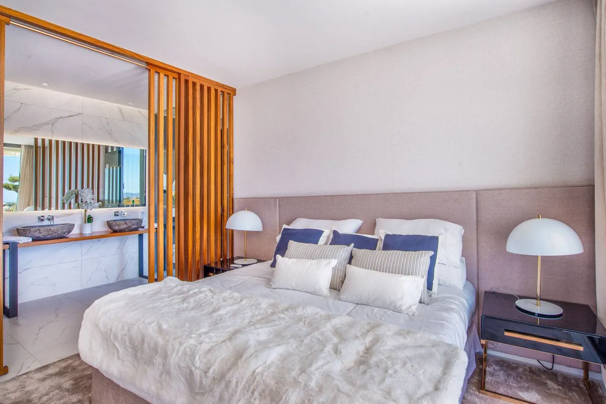 8b9e51eb-65ec-4306-b9e5-9b60ca224bef