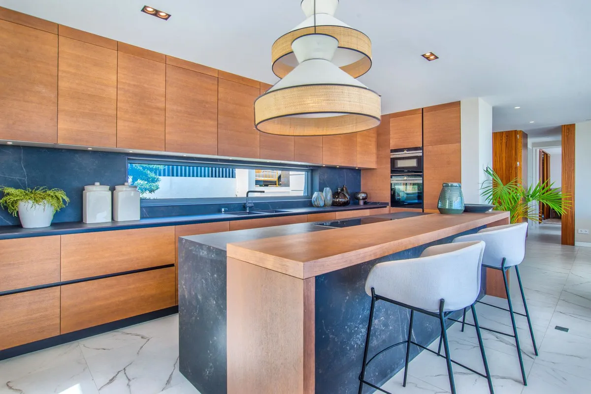 c2acaf81-18e5-4cdd-9ecd-5f266b46c093