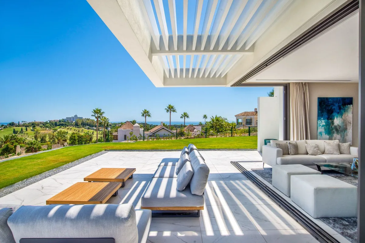 c9b893bc-c512-4076-9958-b3116549ea86