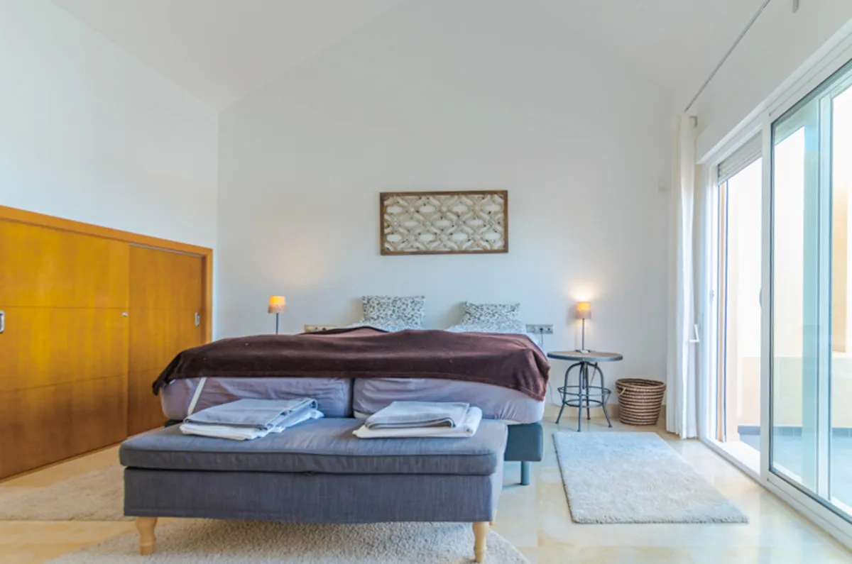 328eb213-ea9f-44b7-bcdc-34c5e97abead