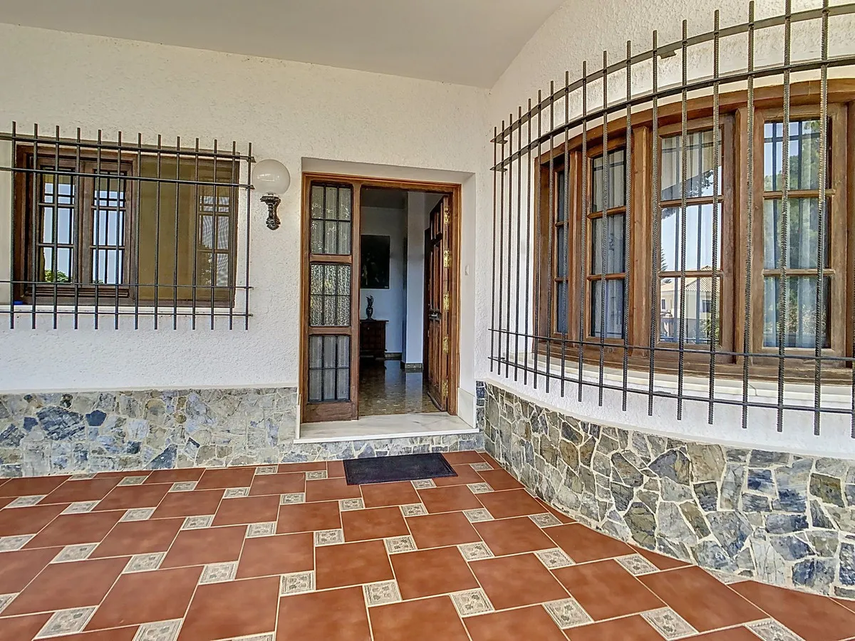 1a6993e4-b3dc-407f-ad0e-f4db42fa5951