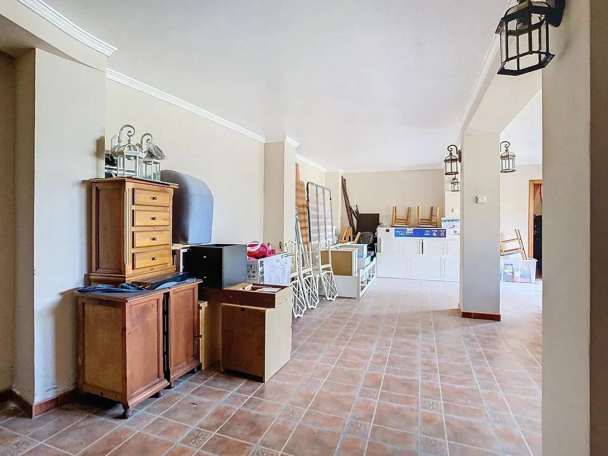 d4b21ff2-f5a0-402d-b32b-25bc7b322a8a