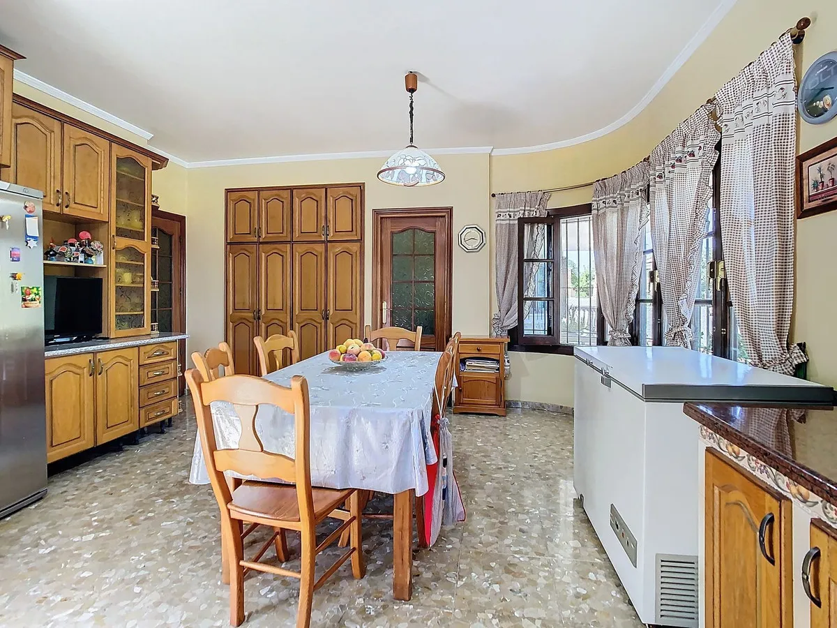 279ad53f-ef30-42ef-be84-666b4e105baa