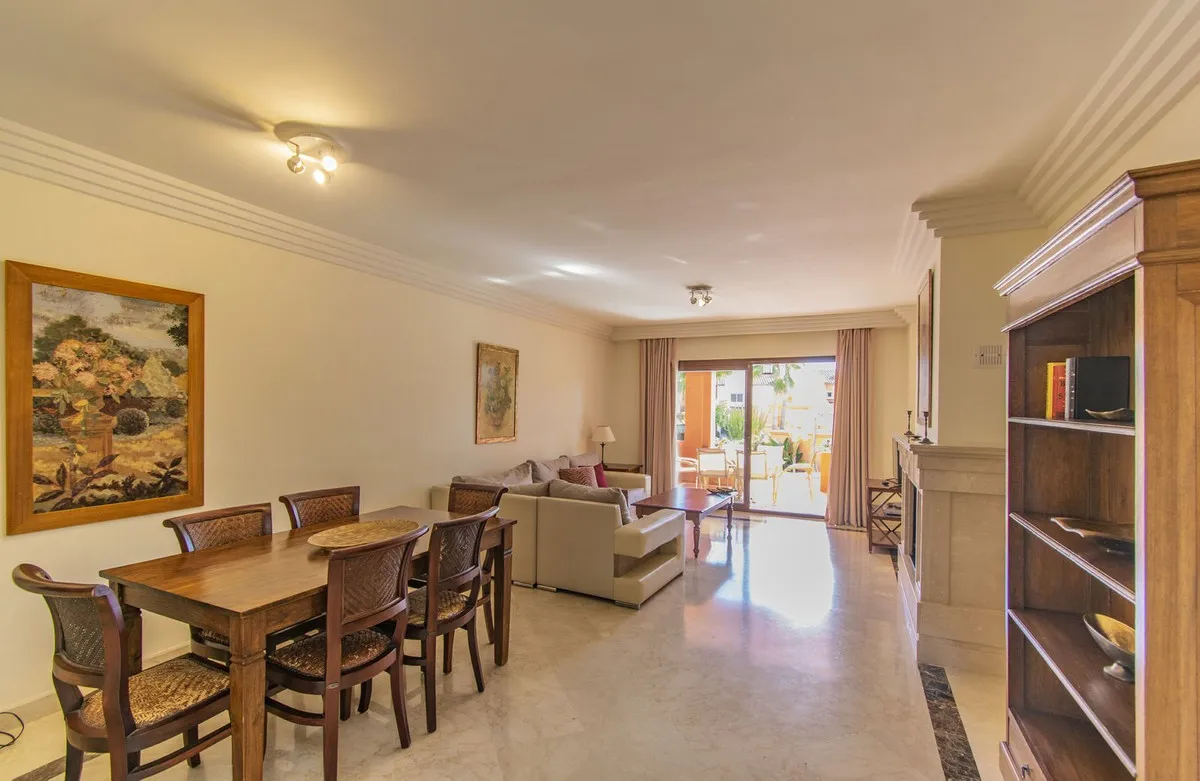 0e0ae1ae-975b-401c-adb6-5623fea07433