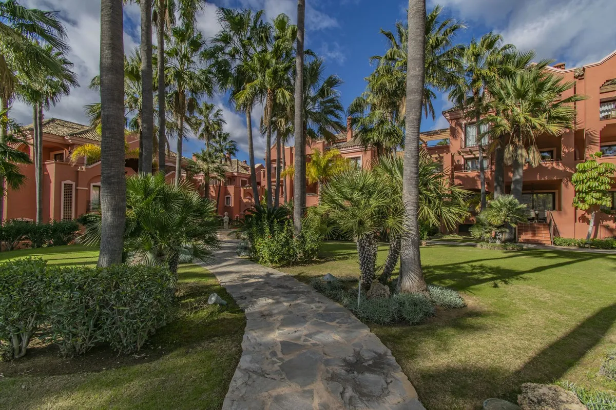 2c045601-f097-41c8-8e63-97f13f2c7318