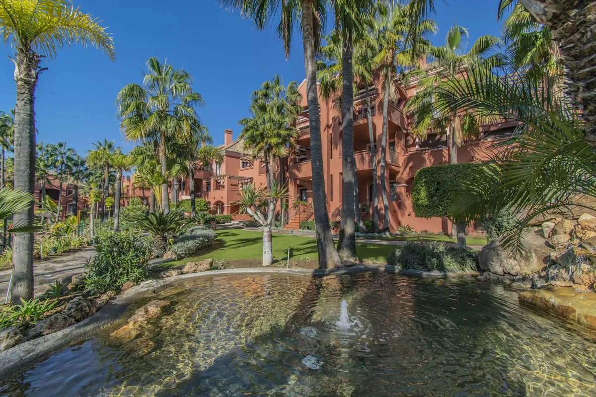 c4844090-18c3-49c6-b7bc-aff8a2d483eb