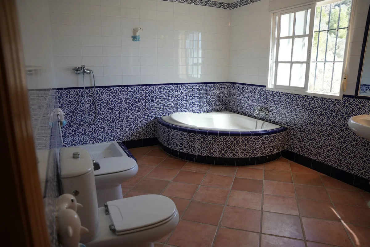 0663c620-b08d-4e84-8fa6-528532016170