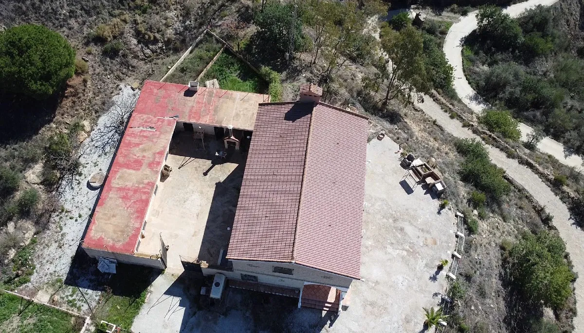 19b35dbc-1160-4c48-85e8-4a2c2ebcfc8a