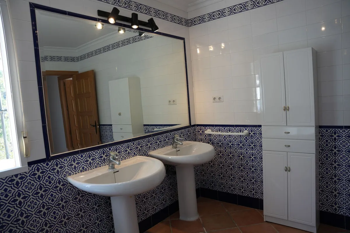 27f393fe-eec8-43c7-b0b5-5b674d0d582e