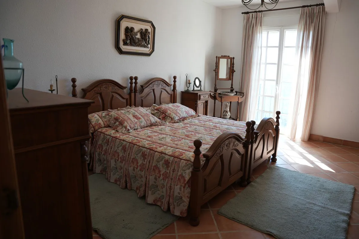 9efe9bfc-1213-4adf-8b69-c16c86b0d501