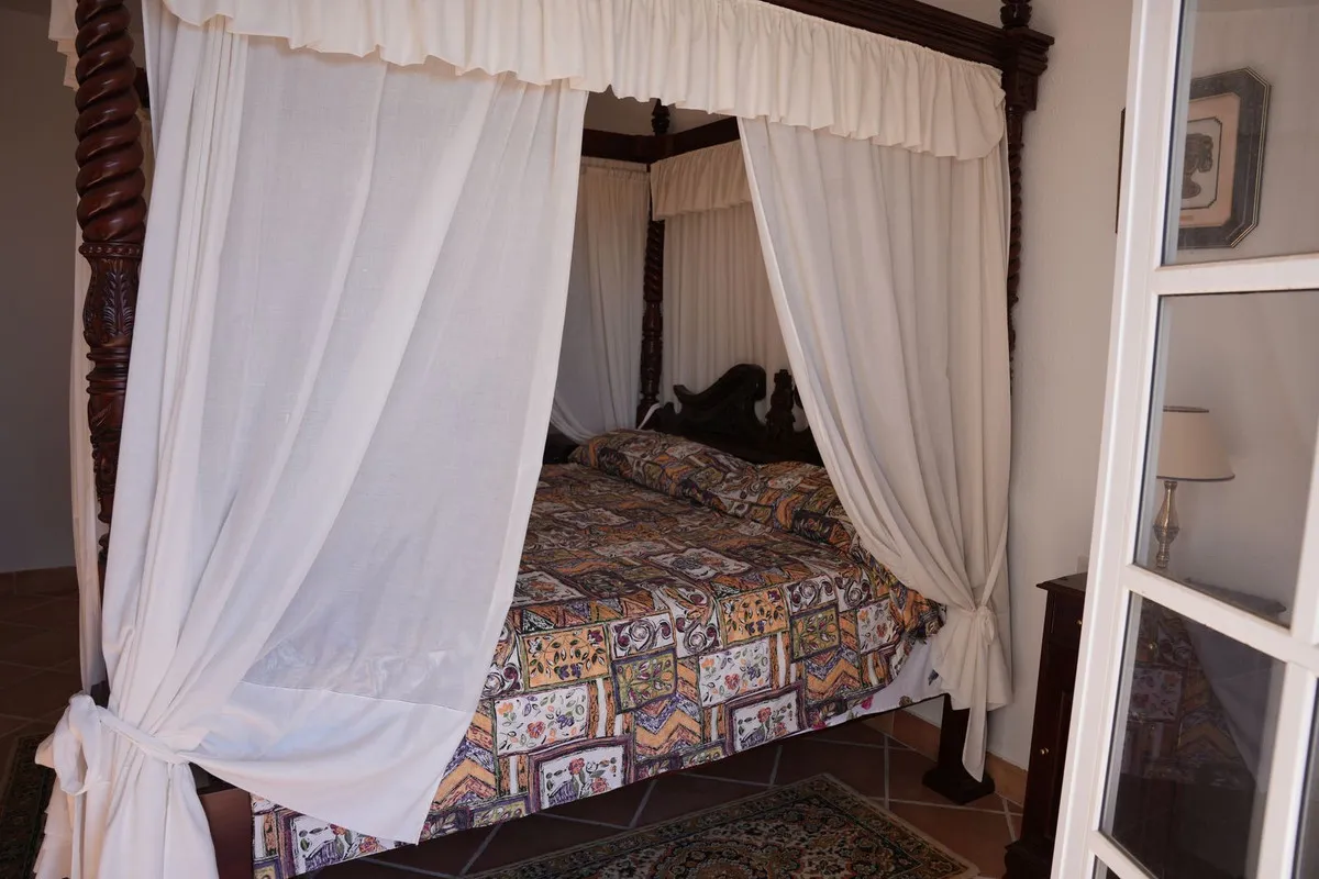 a2b95221-bd70-493d-b78d-8159148660ae