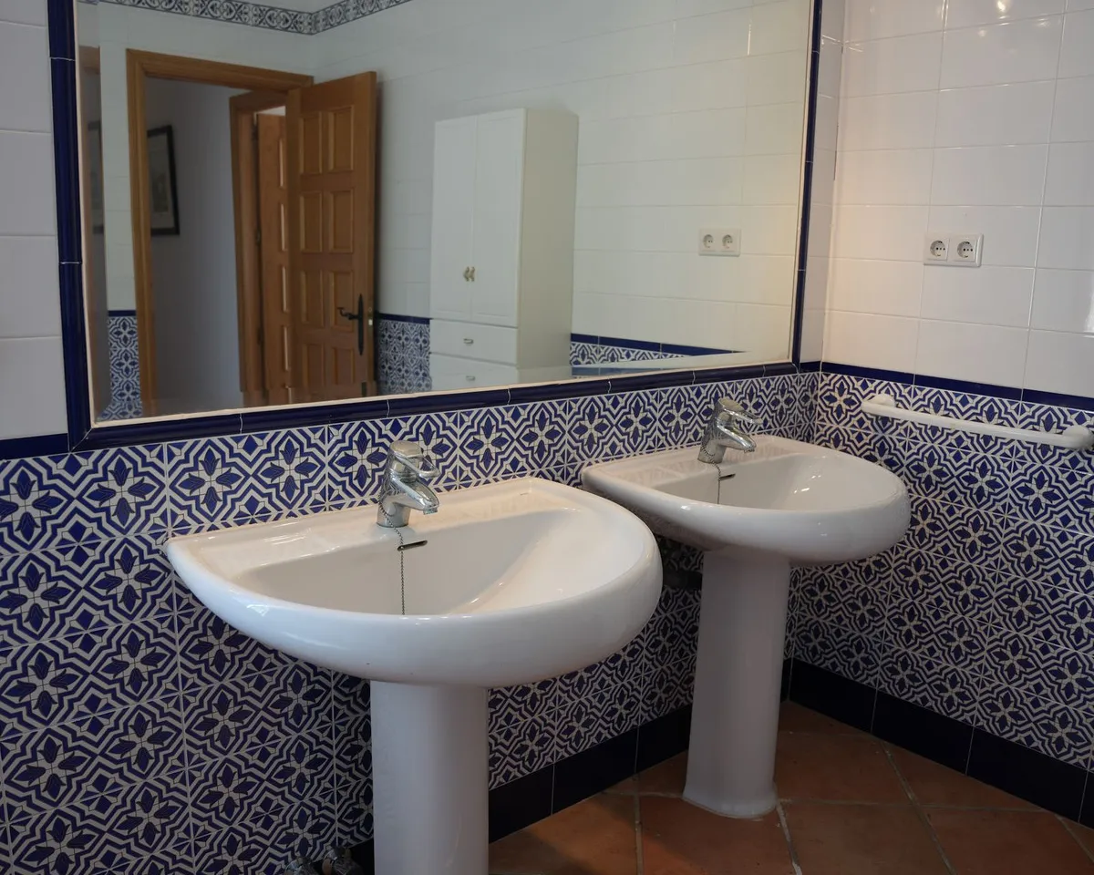 f7dcd2d9-d0aa-4f50-b7f3-43b12f875adf