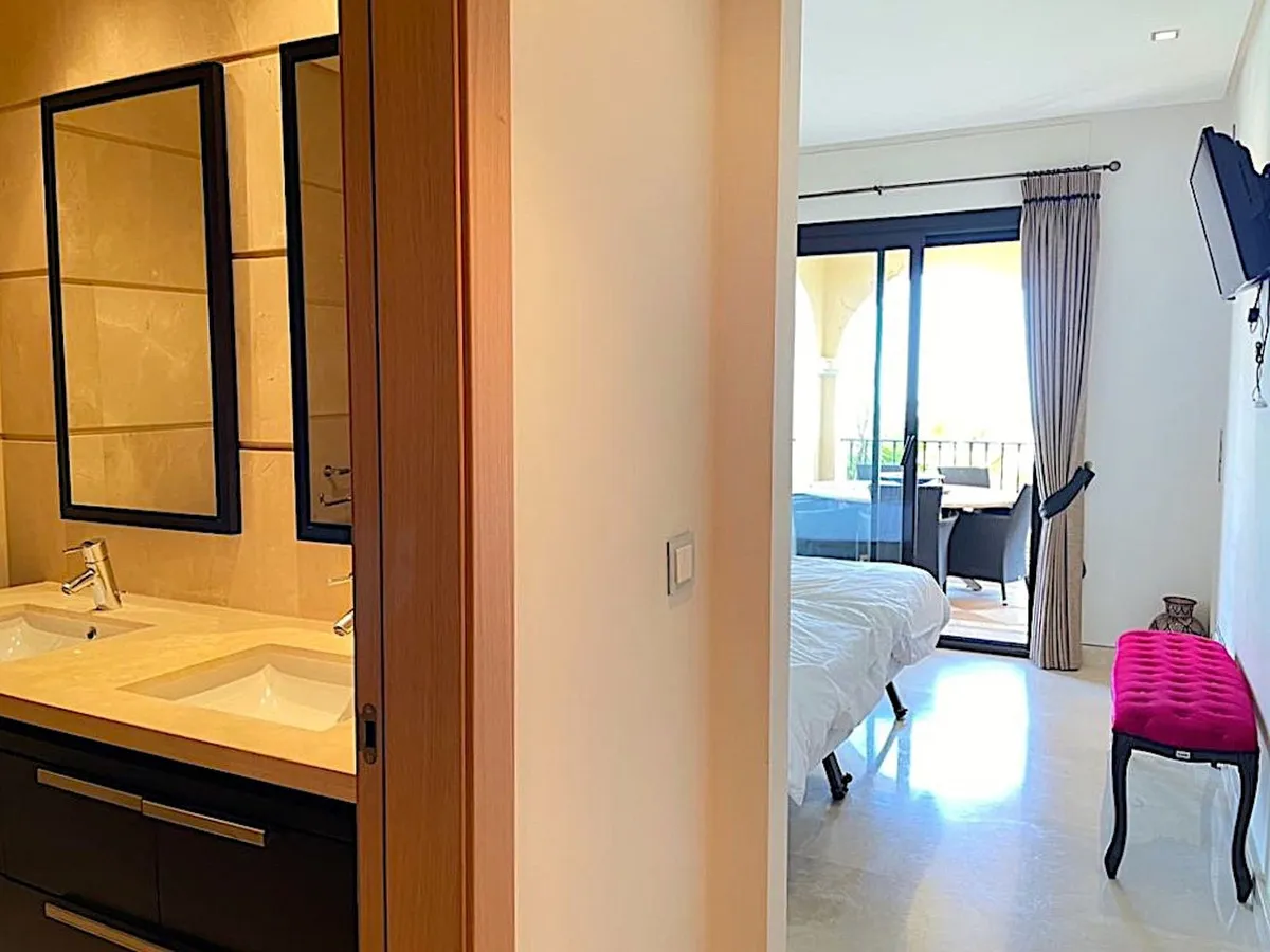 c7cdf06b-4f04-461f-85e6-ee3455675982