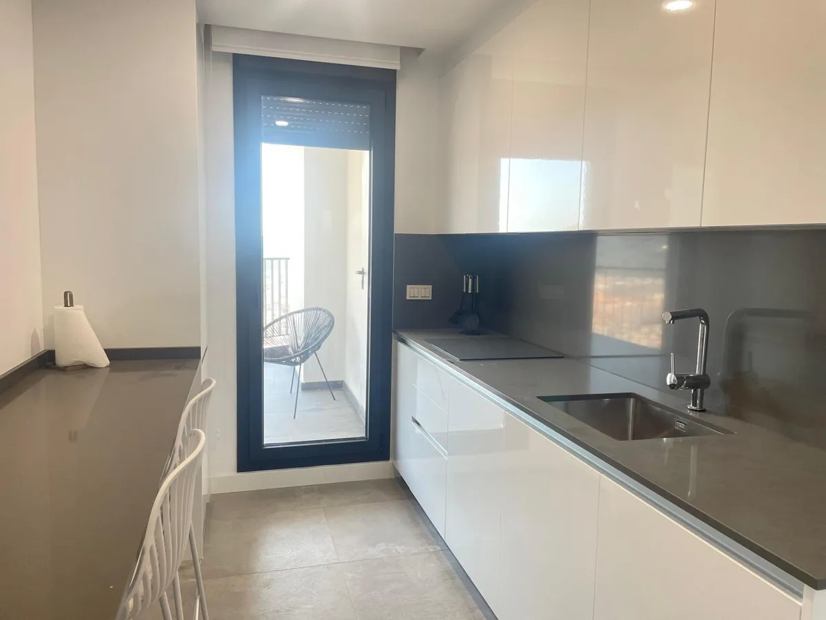 8d444118-7cf9-47b2-982a-beedb7fa7dd6