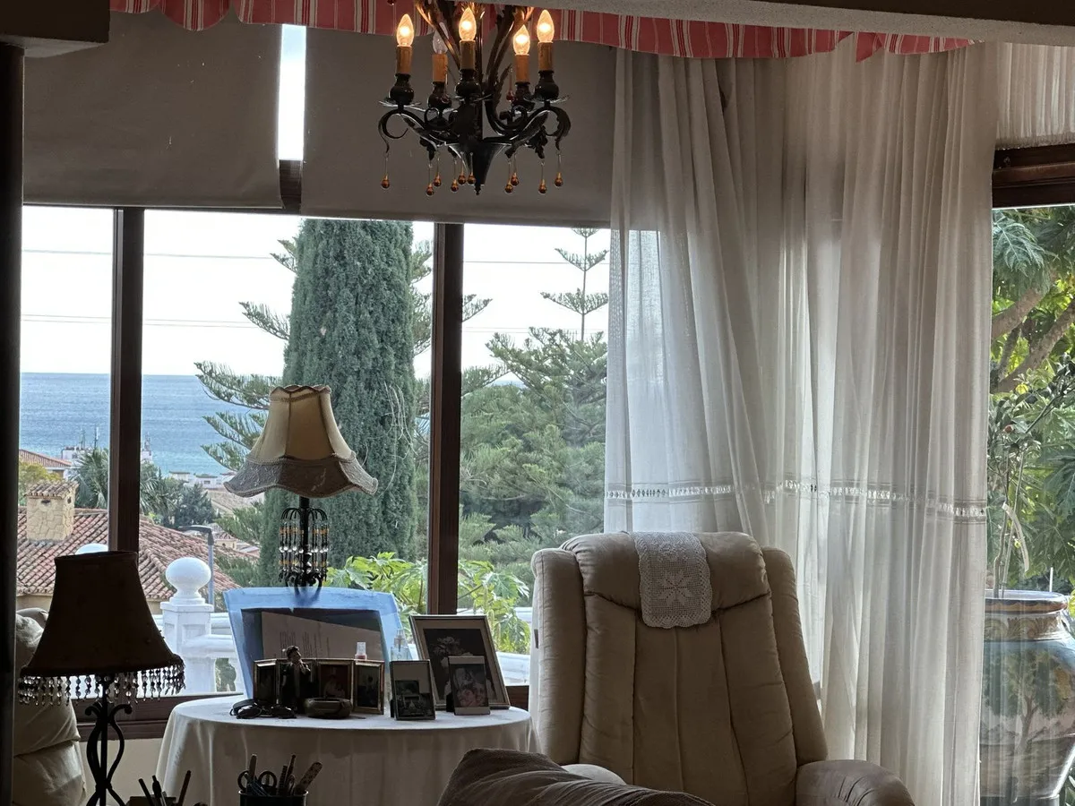 dbc1a36b-112b-47f0-b84b-7b4c749d8c62