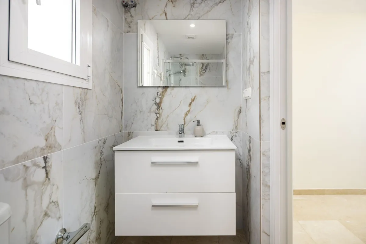 7fd2c997-95a5-495b-b5b3-cfc7c6800f36