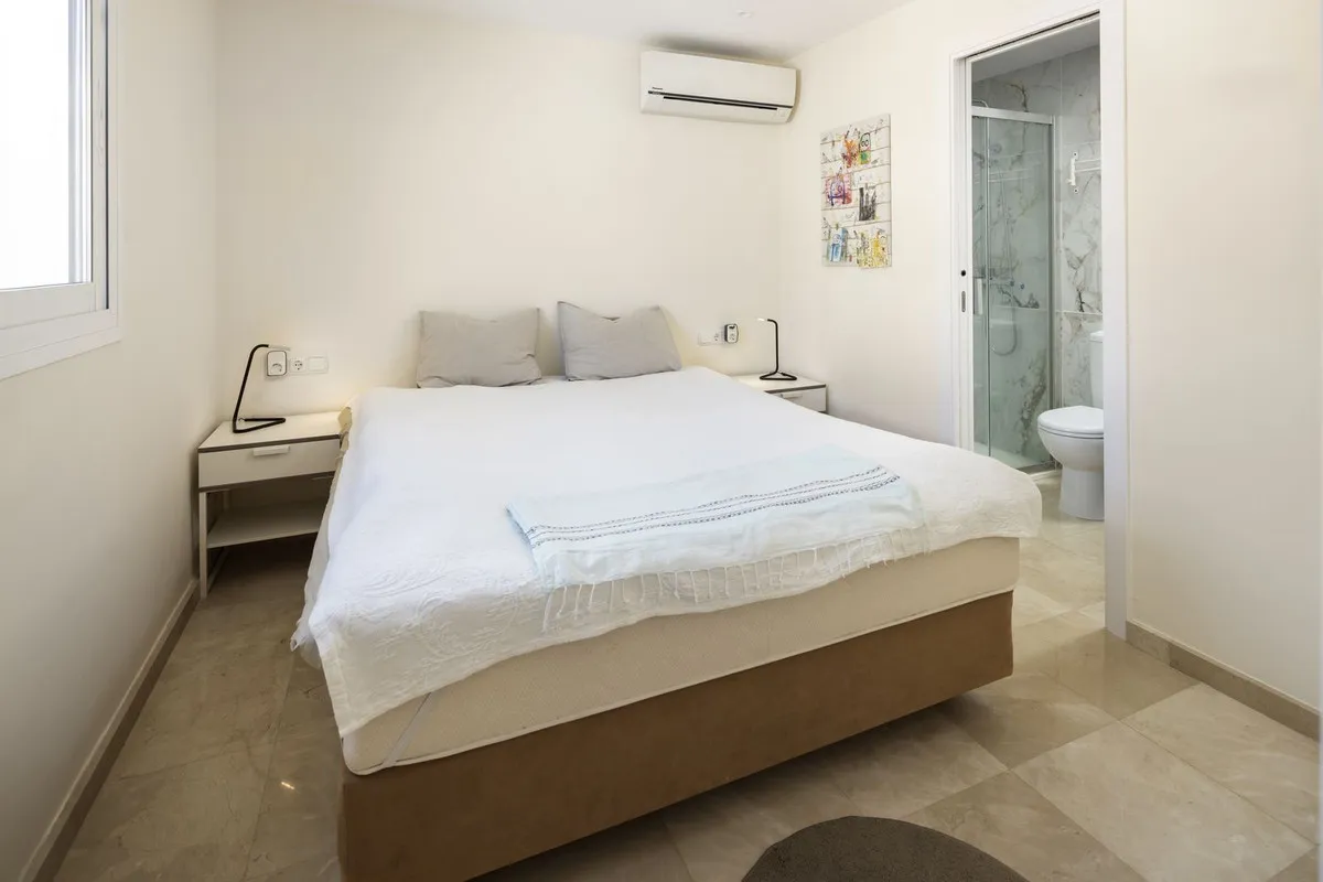 8f422e22-bdfb-4c84-bad2-68a9c8bc87db