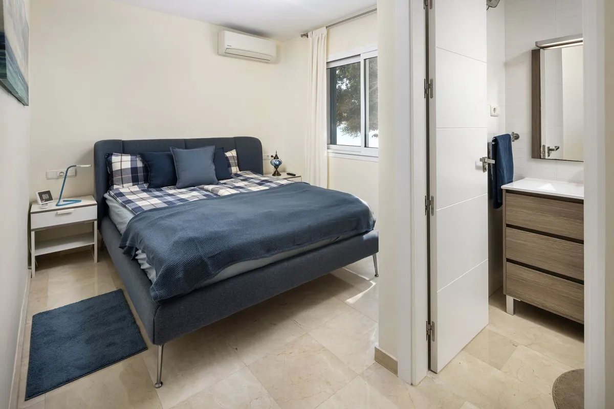 e39d7b61-c640-4a14-b245-94517fdacf80