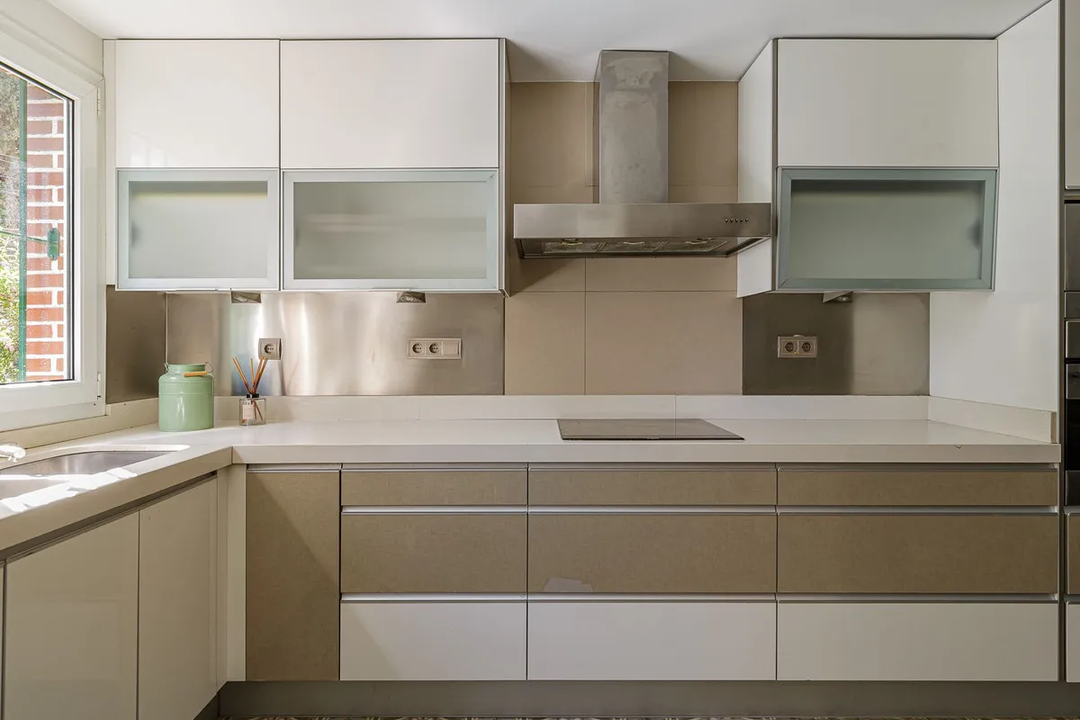 ad25fa0e-c401-4042-88ff-66f310281f5a