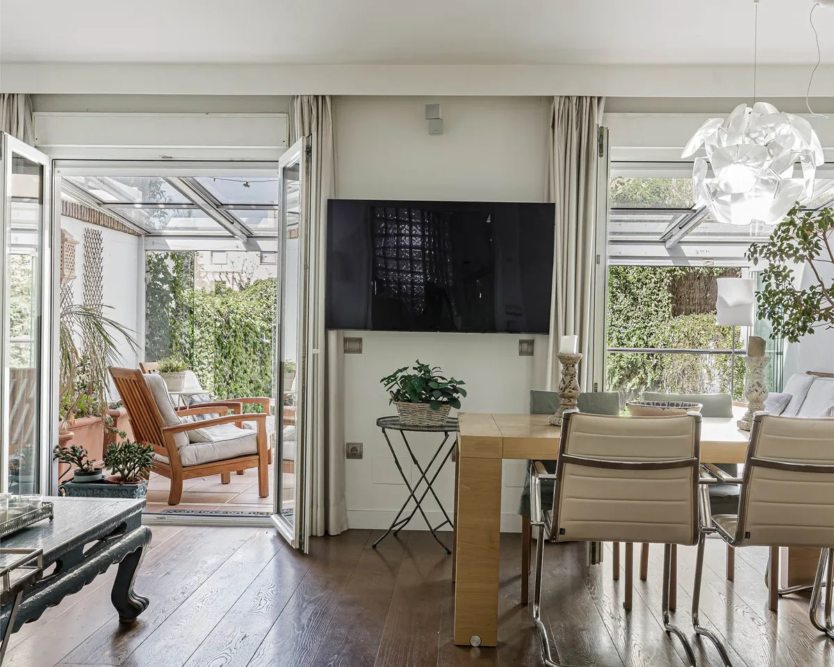 ea39e80c-7e2e-4c59-b3f1-f8130eb29c68