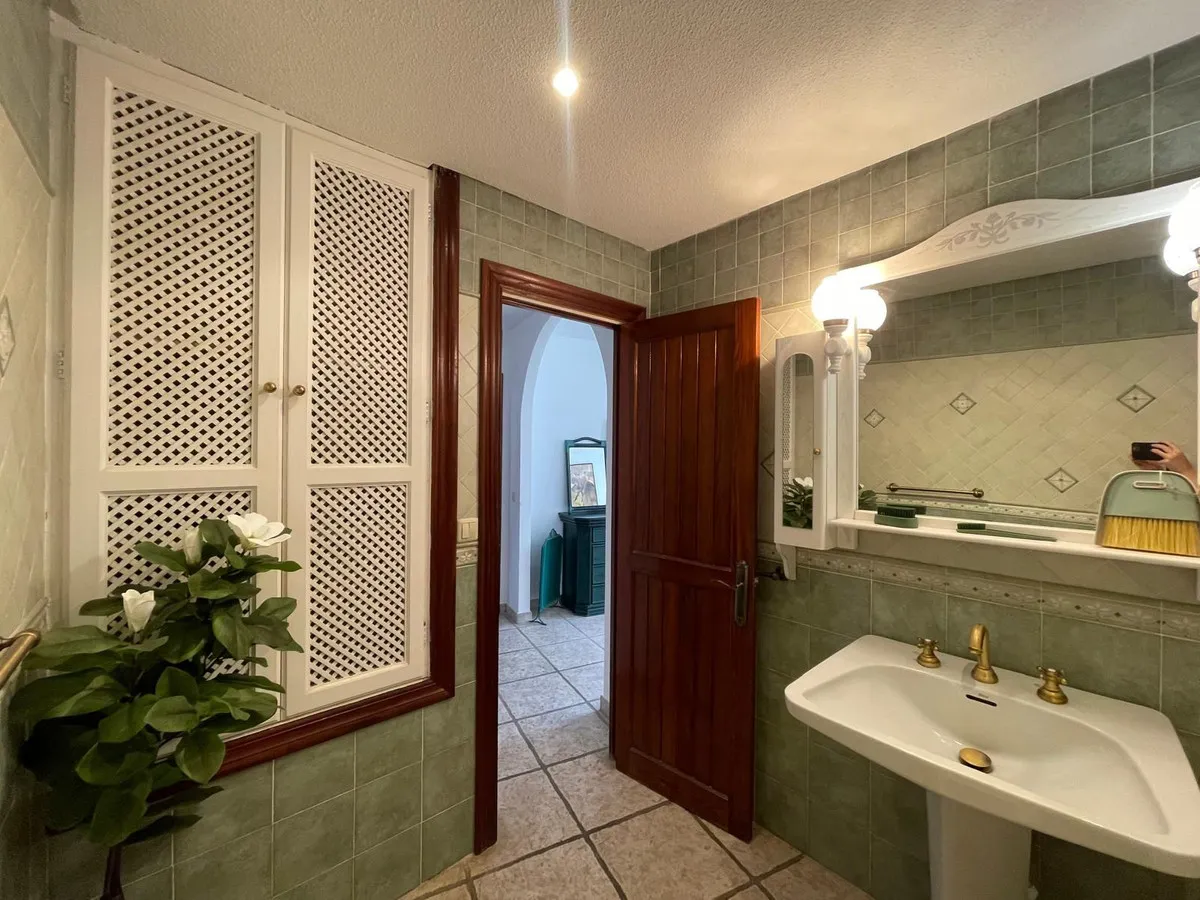 10f22dd4-ec73-4c47-a286-6d145d836c99