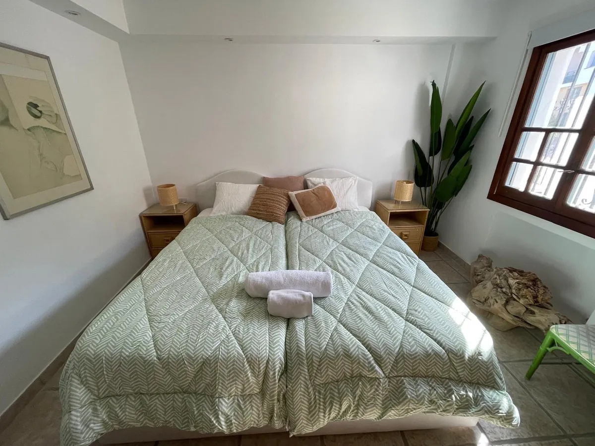 237faf68-71a8-4b2b-aefa-37efa8c8a8b5