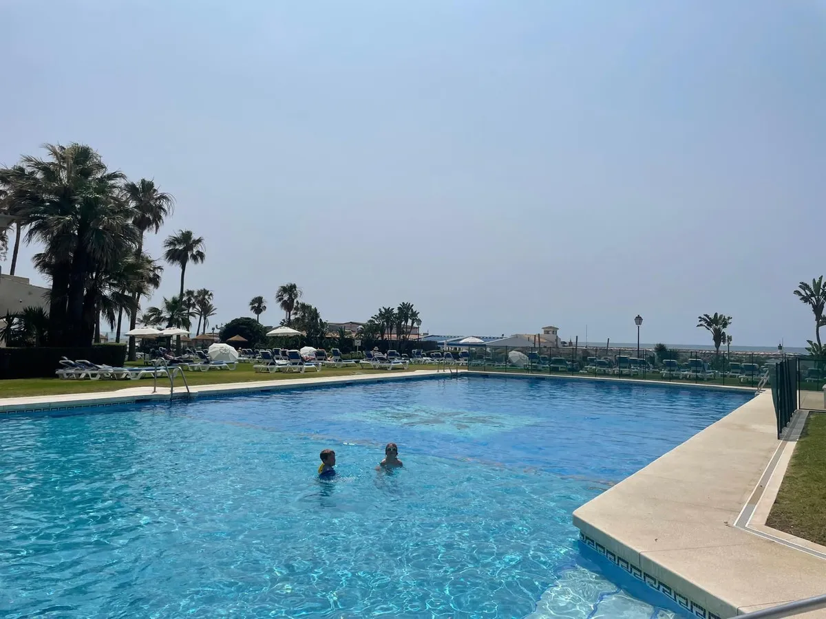 317e00bd-50b2-42f0-b1de-04fa50d70987