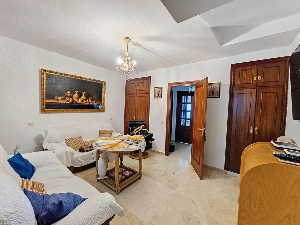 0c066cb7-0abe-4fdd-9ff0-f4dec5eb39b0