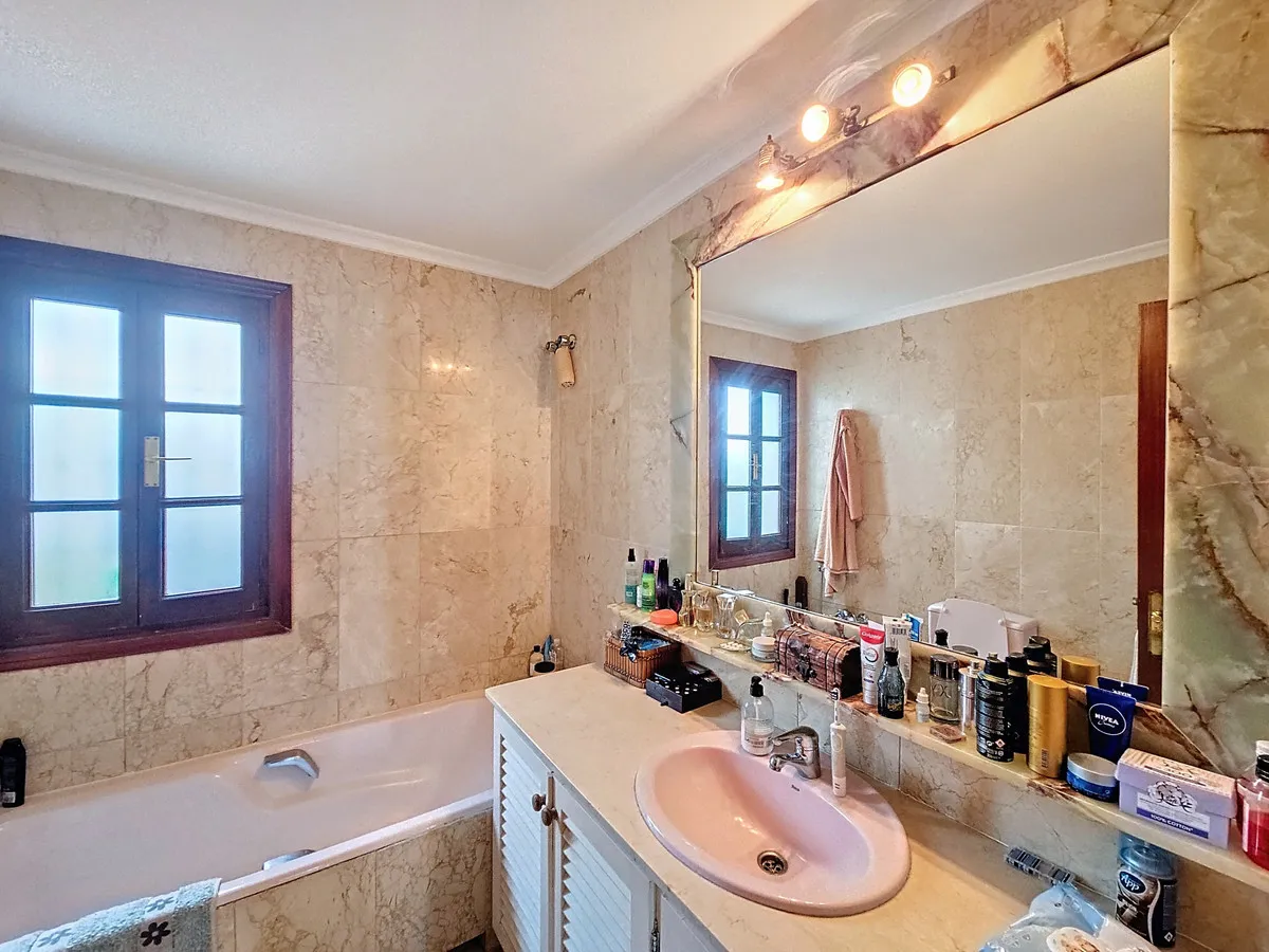 b0a17b6f-d4a5-4cea-aca9-9484fb6be171