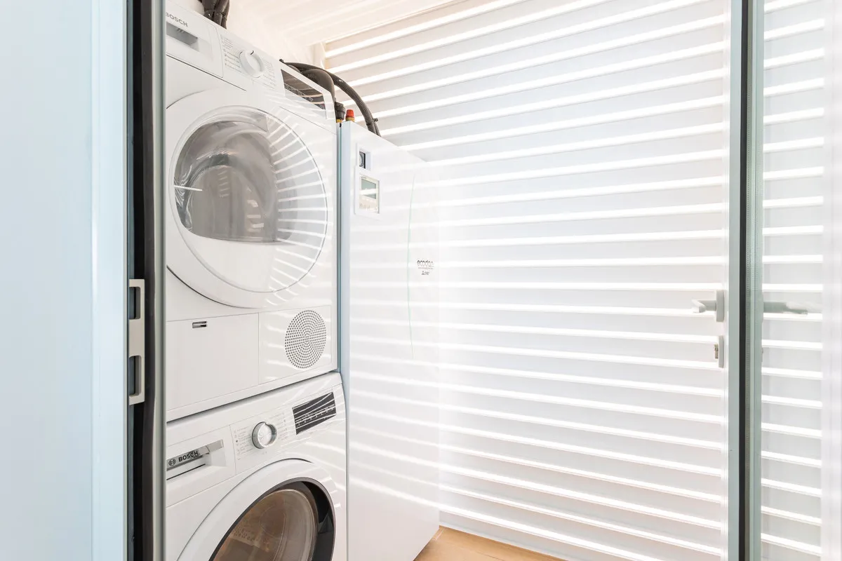 9403555b-c2c6-4fd5-9217-9c1d2a6262a0