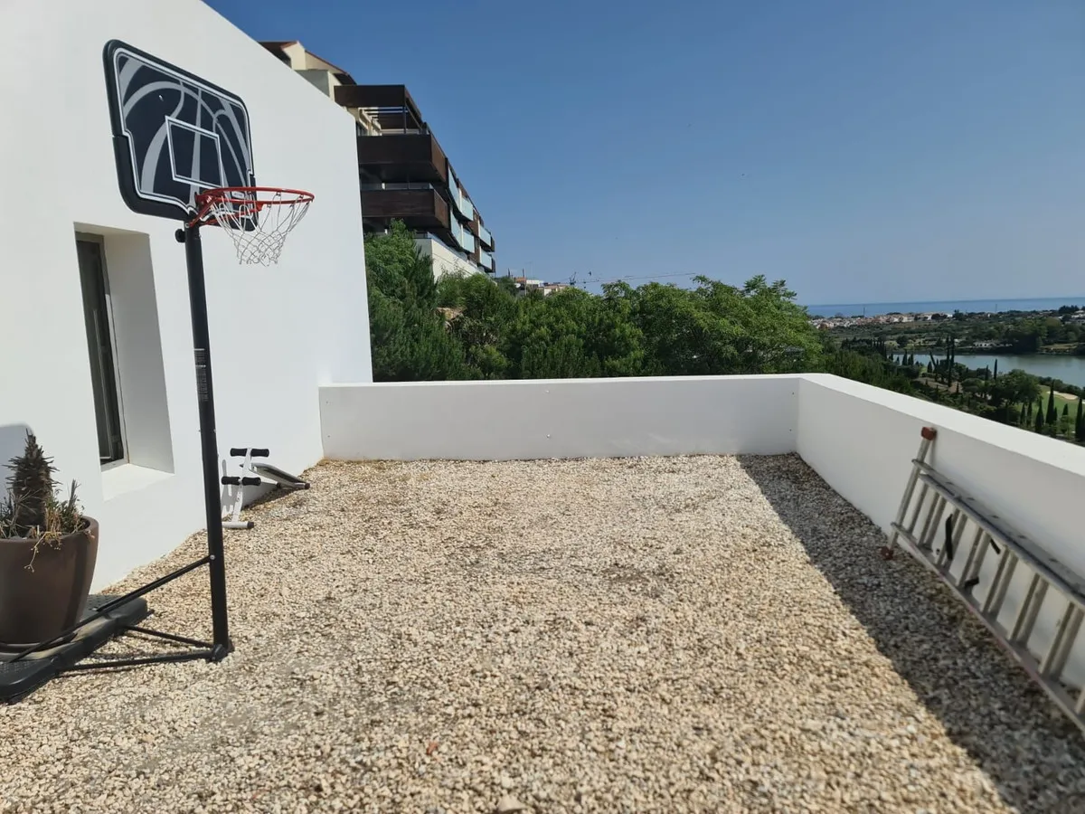 d1087e1d-0e2b-4408-bdbb-5d0aaadb2865