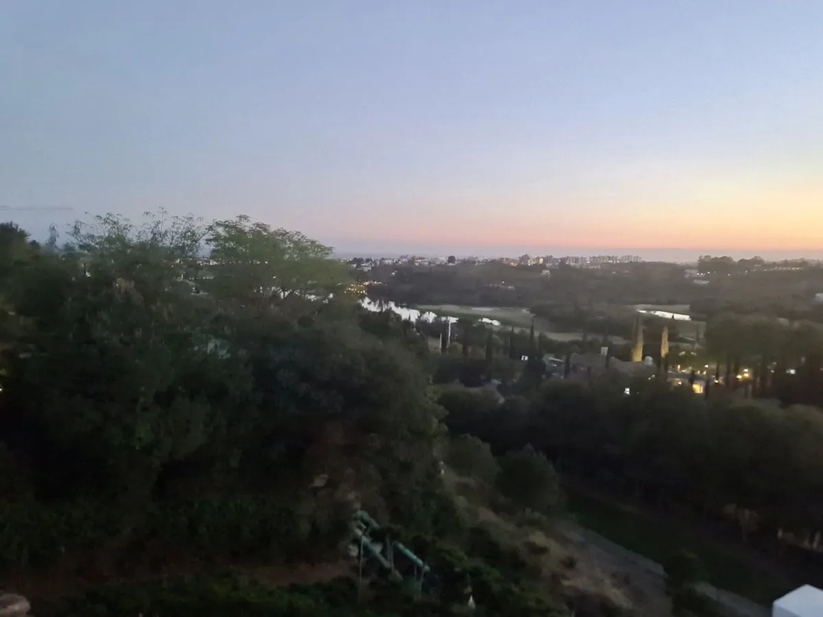 e4668e0c-5250-48dc-9577-f6bf77f0c995