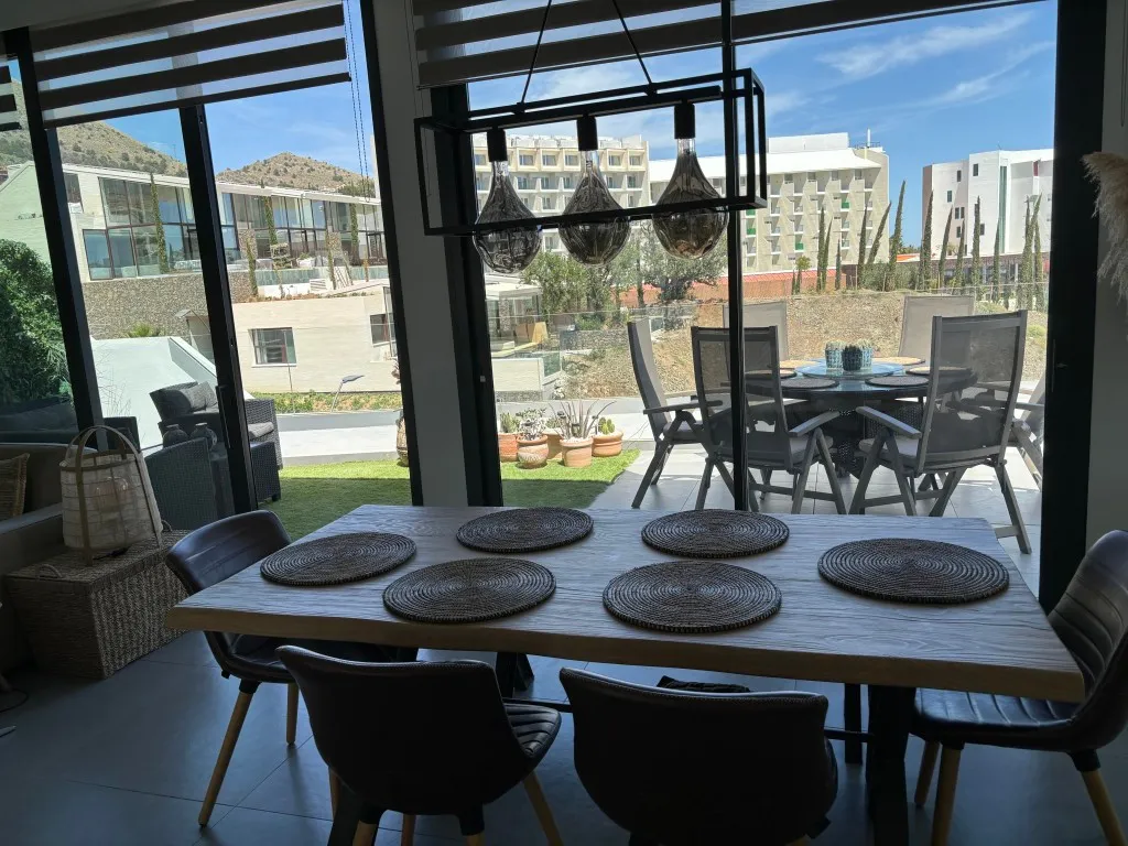 063b947e-b294-4ec0-9350-b307c628f169