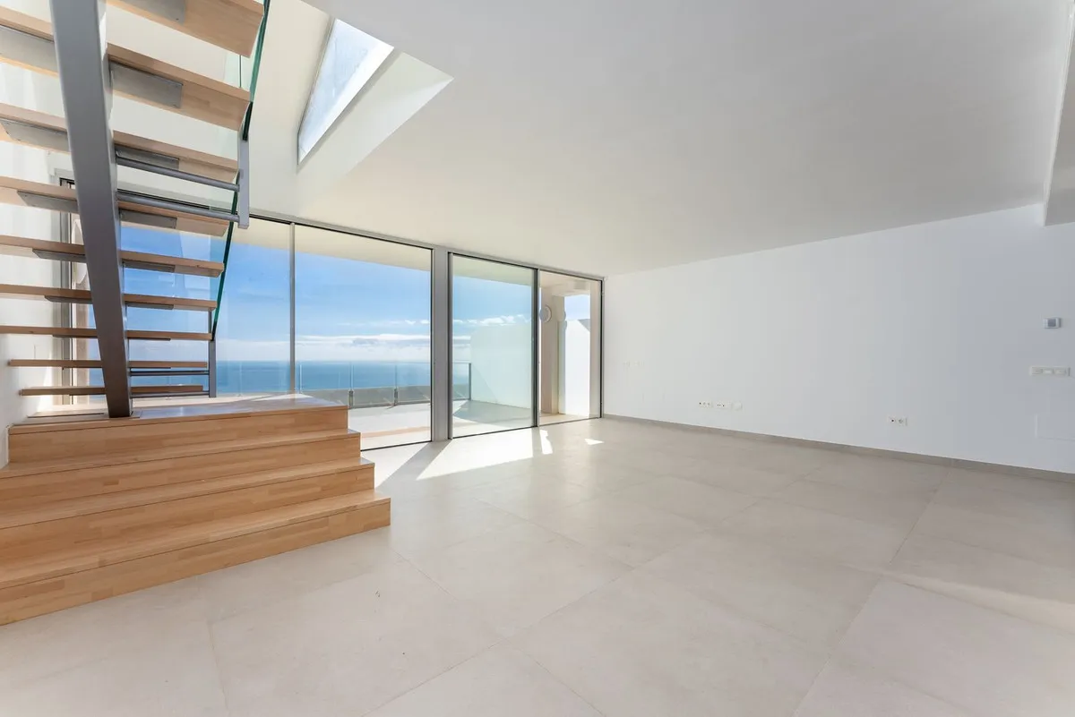 6527e116-b53d-44b1-9353-f8335905759f