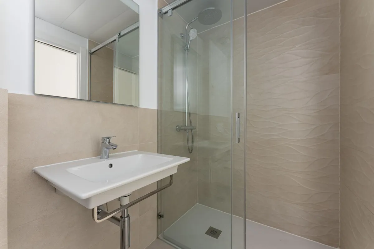 a2d4f33e-79d8-4d37-b6d0-260eaa568e37