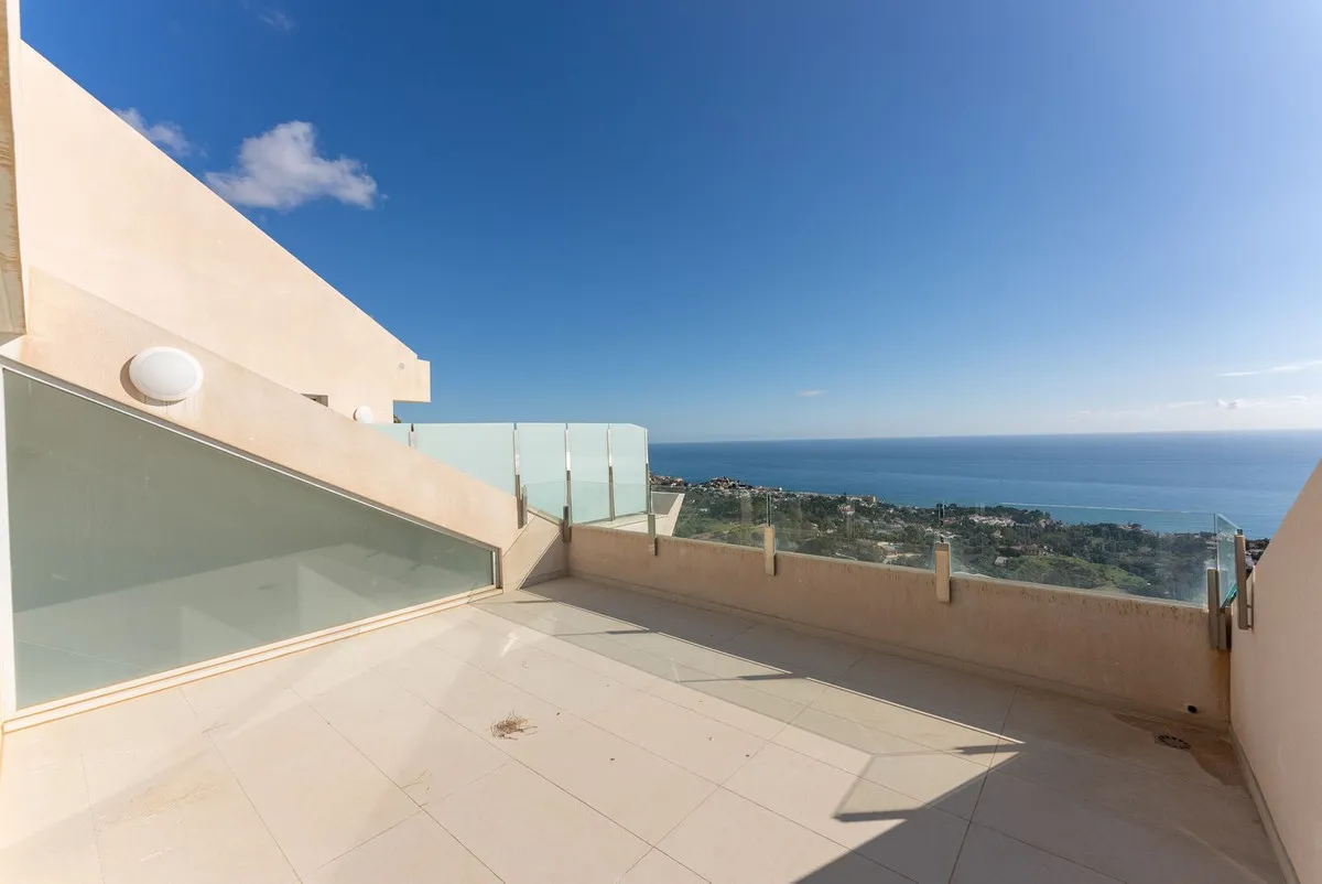 de2140c0-5969-4bcf-a32d-e7a38d4e1822