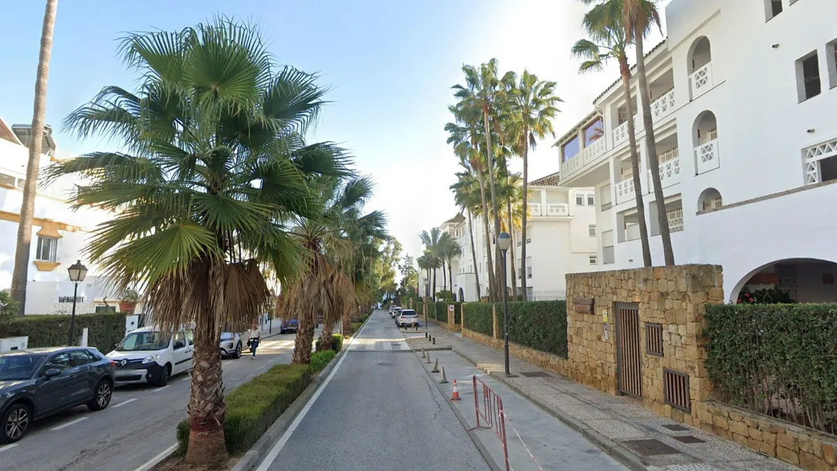 e6e1a92b-d469-4b36-9b05-41803305c71a