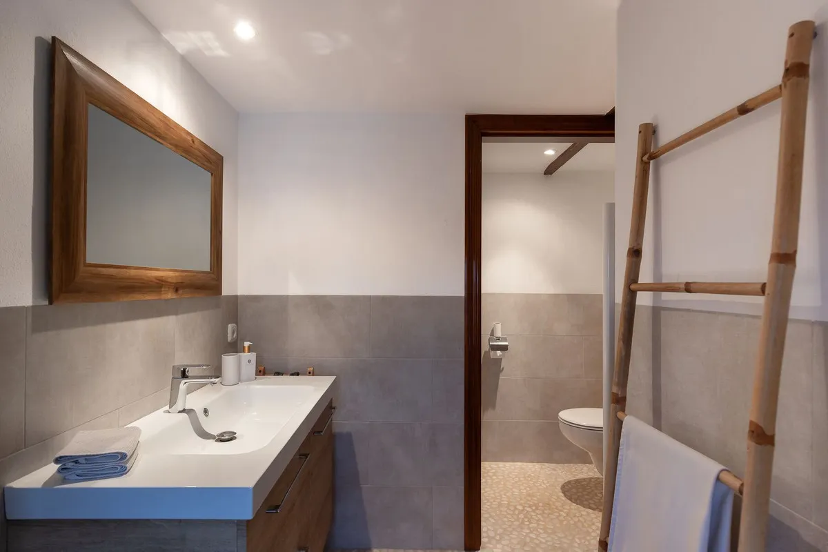 0e65743e-28db-40bb-9482-e6df14da5ae3