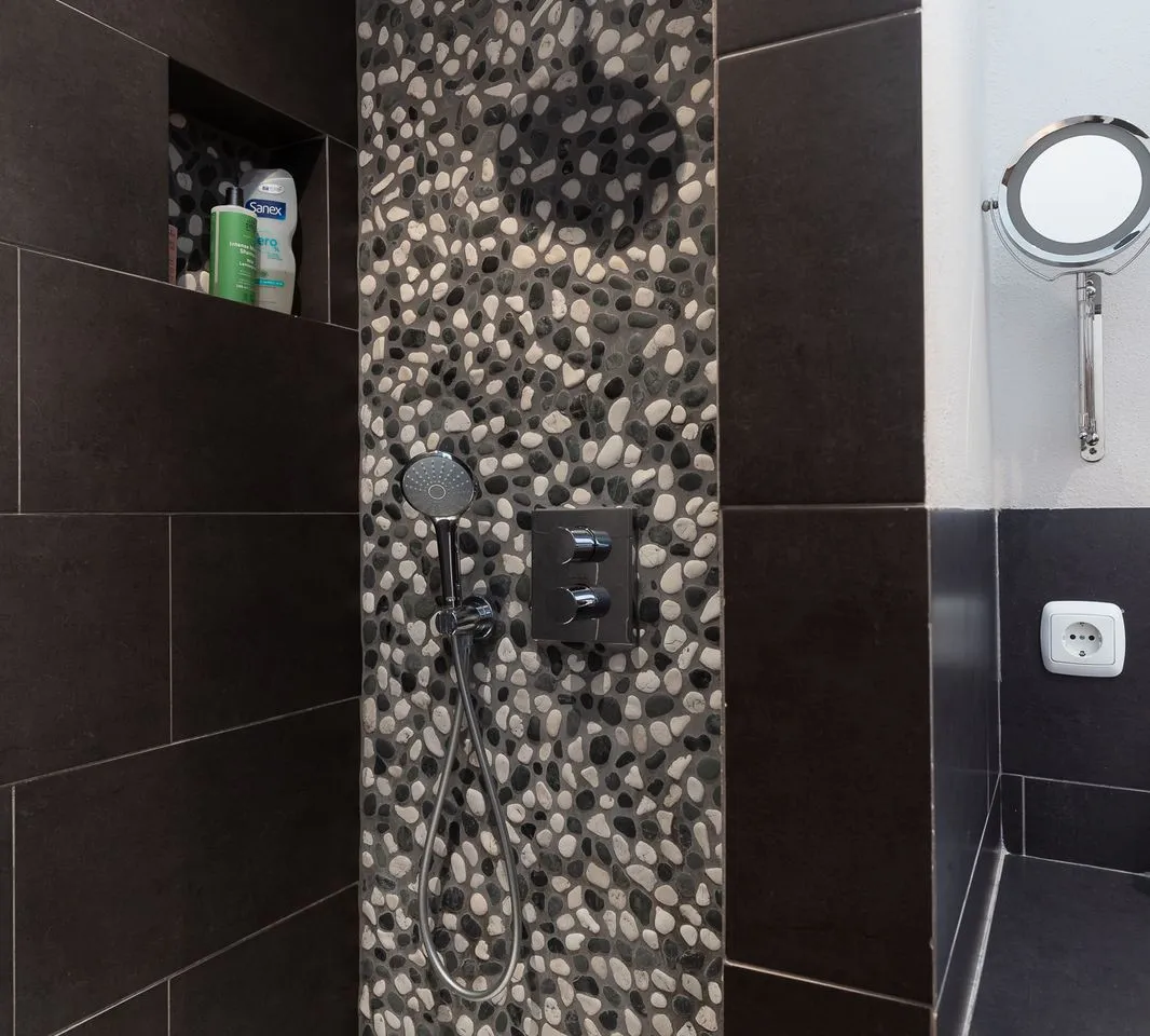 418c7e01-e86a-4dab-a230-7630afde7b55